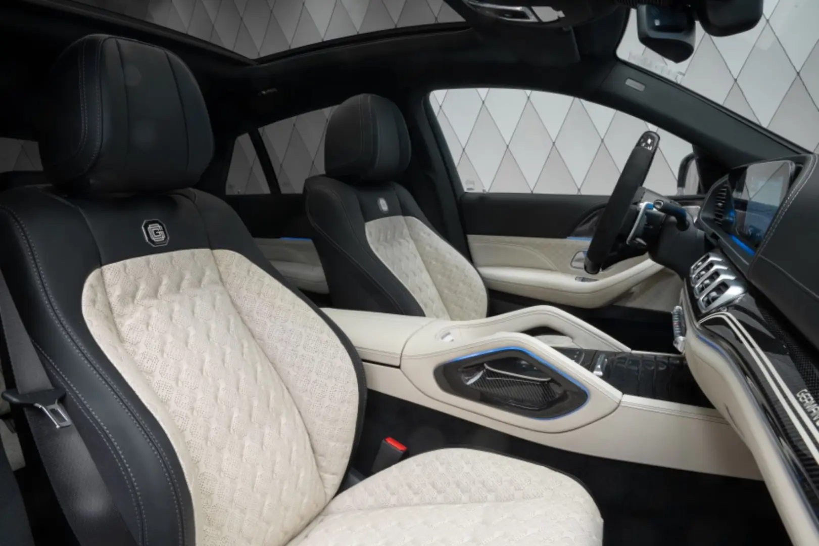GLE 63 AMG COUPE 2024 GCD 820 GREY BEIGE CARBON