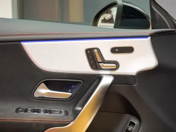 Mercedes Benz CLA 250