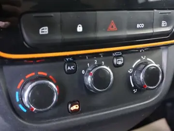 DACIA SPRING BEV 27kWh Expression Plus Auto