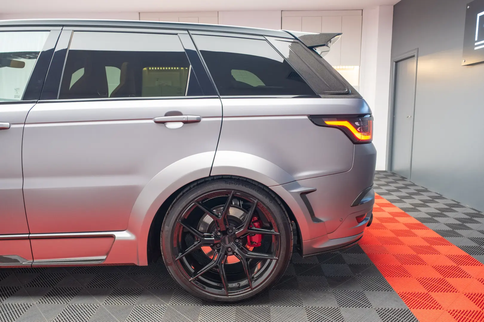 Land Rover Range Rover Sport  SVR Mansory