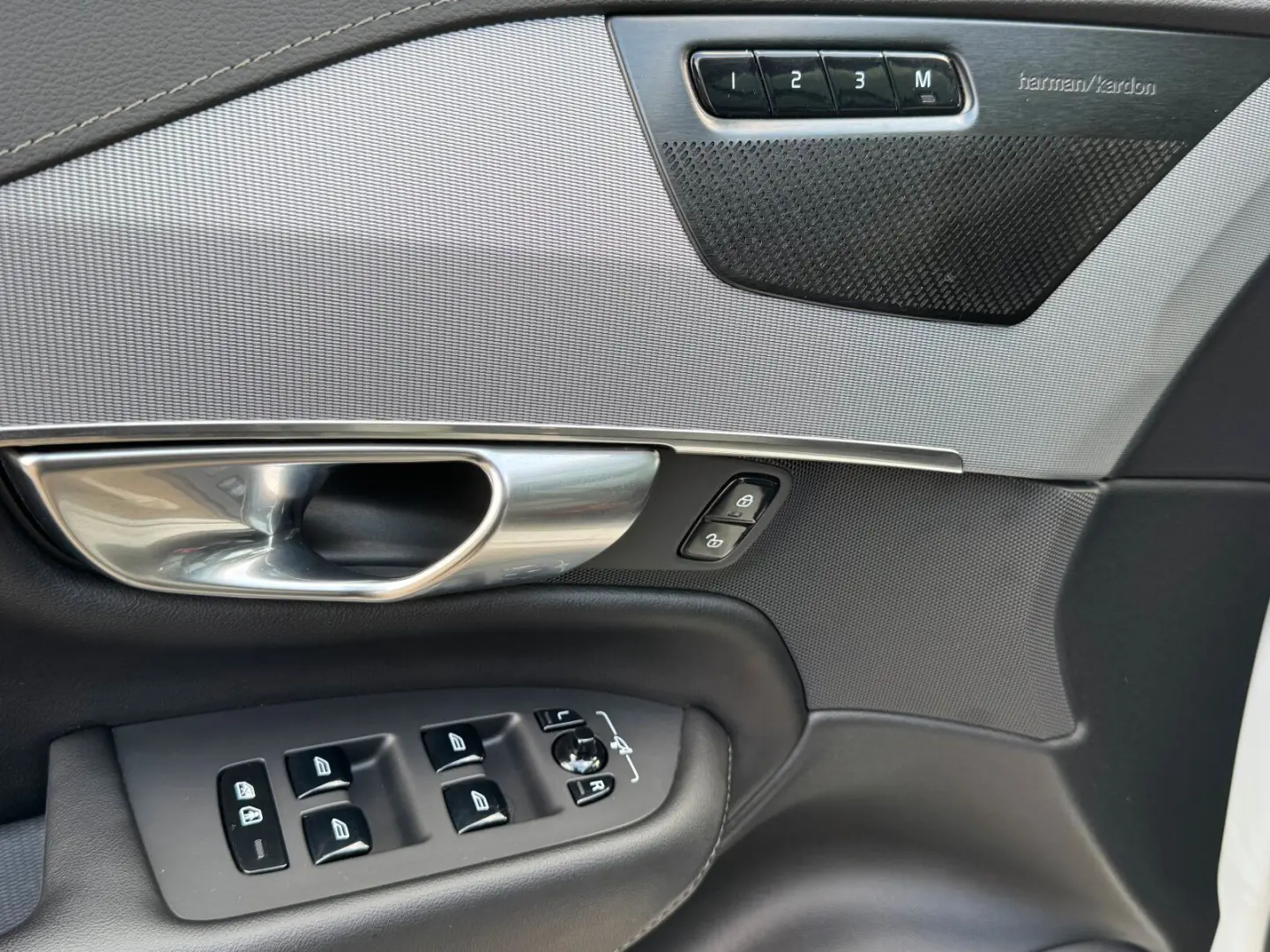 XC90 B5 AWD Plus Dark SD Keyless-Start Autom. BC