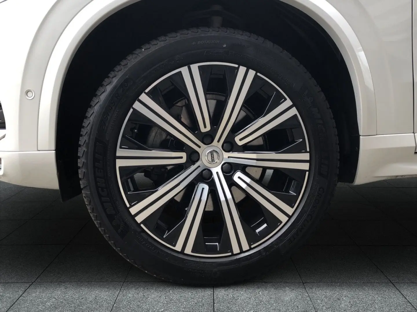 XC90 B5 (Diesel) AWD Plus Bright (EURO 6d)