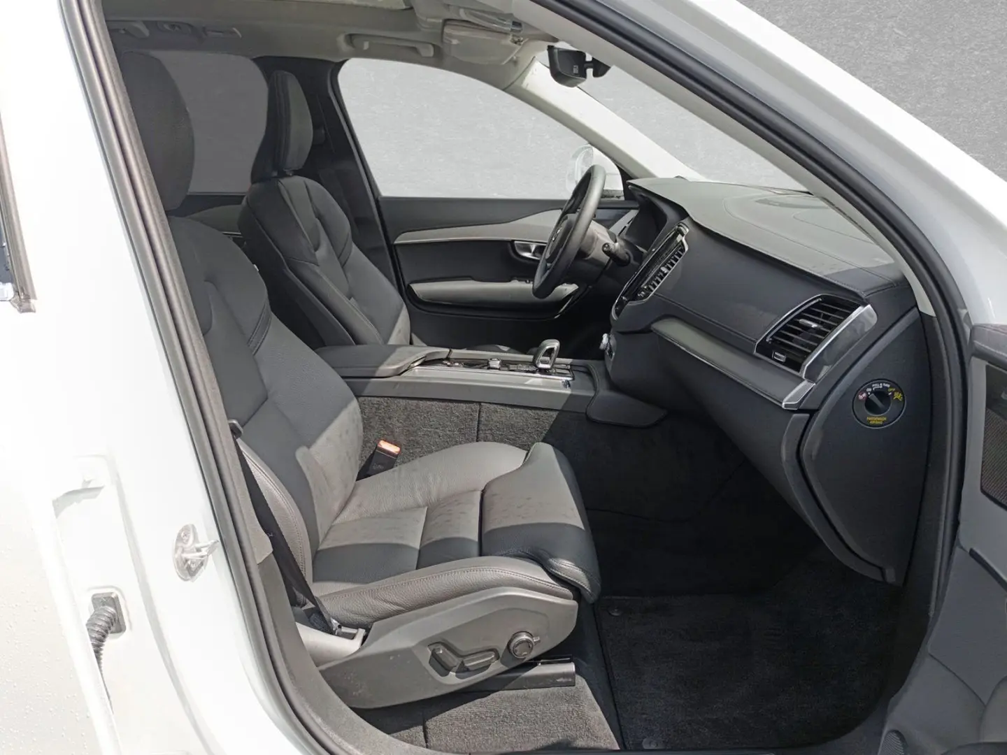 XC90 Diesel AWD Plus Bright Pano 36