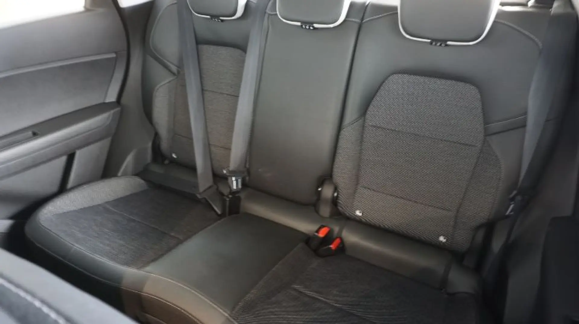 RENAULT CAPTUR 1.6 E-Tech 160CP Intens Plug-In
