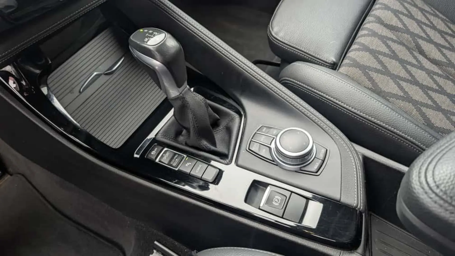 X1 xDrive25e xLine