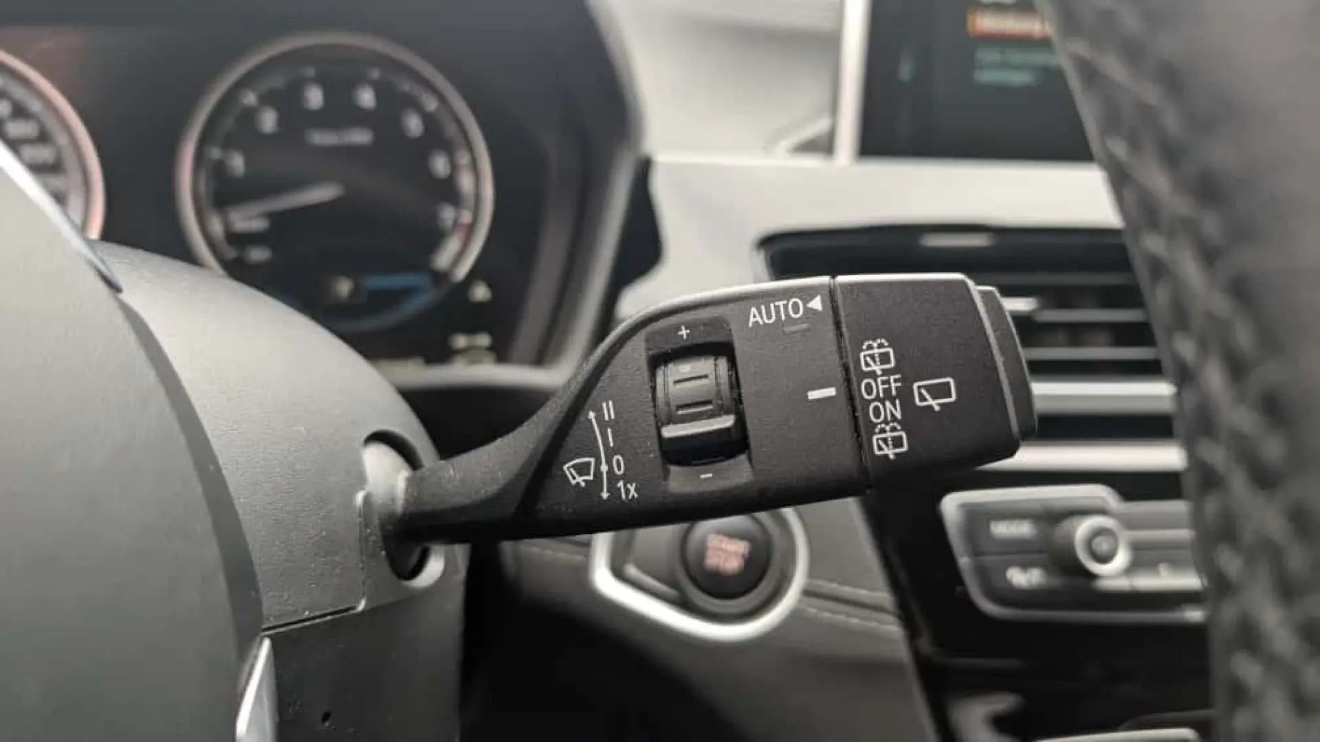 X1 xDrive25e xLine