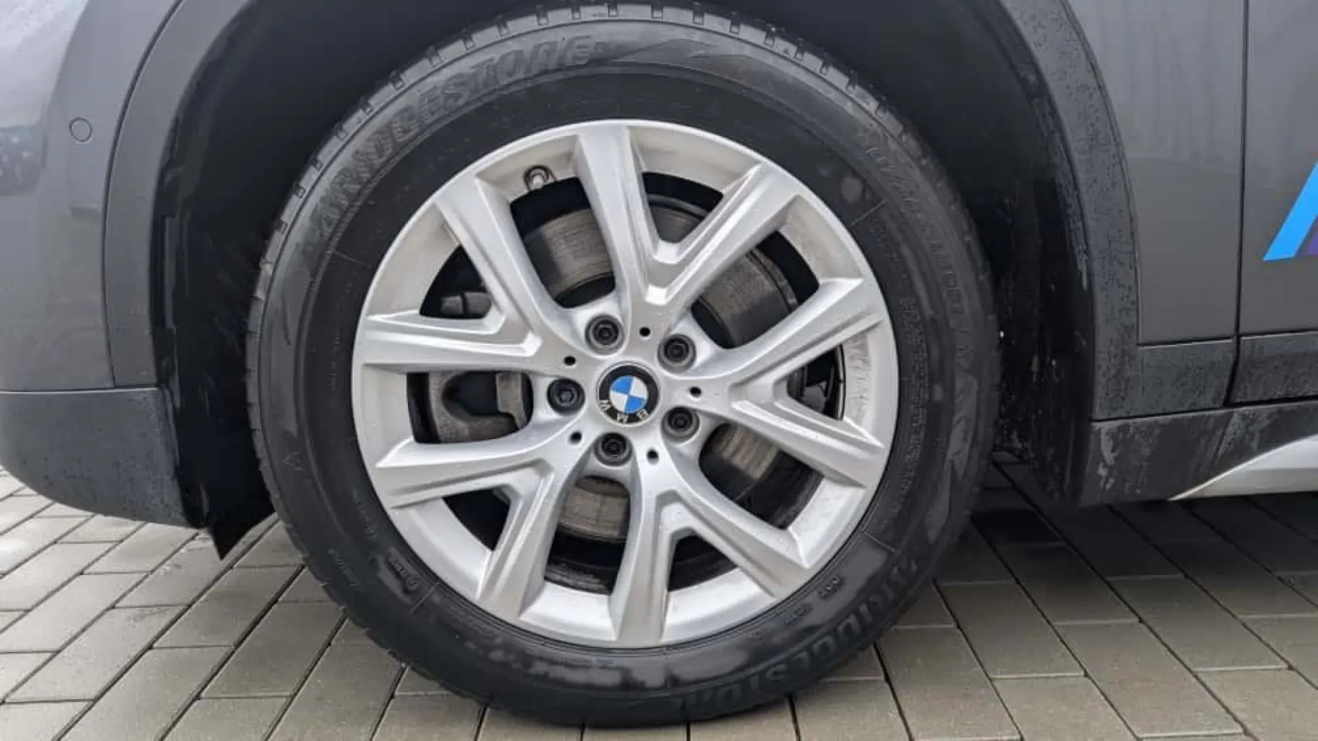 X1 xDrive25e xLine