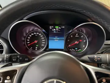 Mercedes-Benz GLC 300 de 4Matic 9G-TRONIC