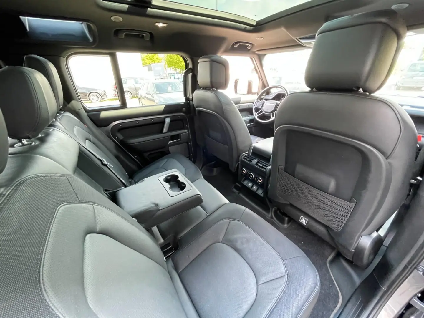 Land Rover Defender P400e Plug-in Hybrid 110