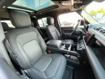 Land Rover Defender P400e Plug-in Hybrid 110
