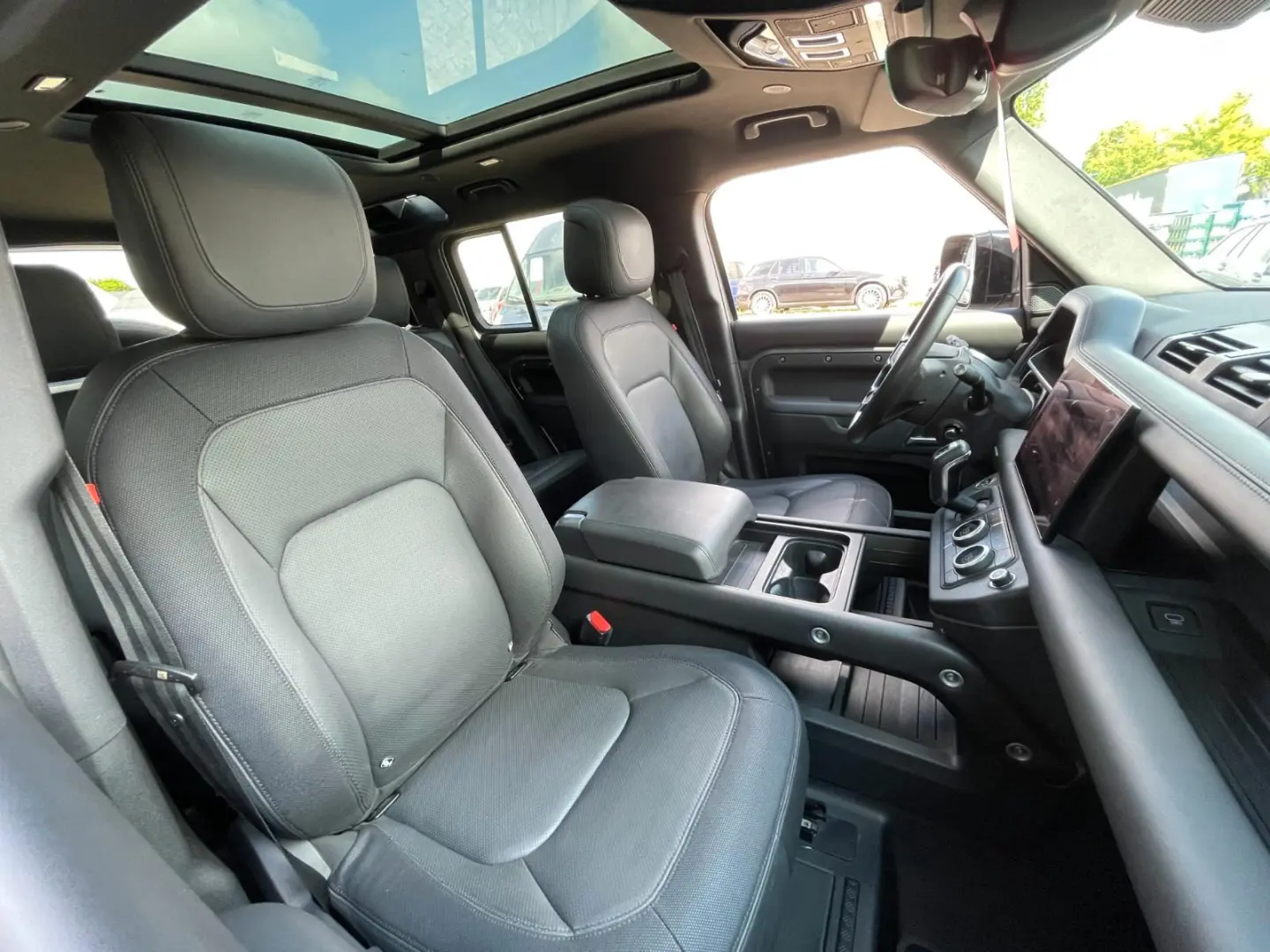 Land Rover Defender P400e Plug-in Hybrid 110