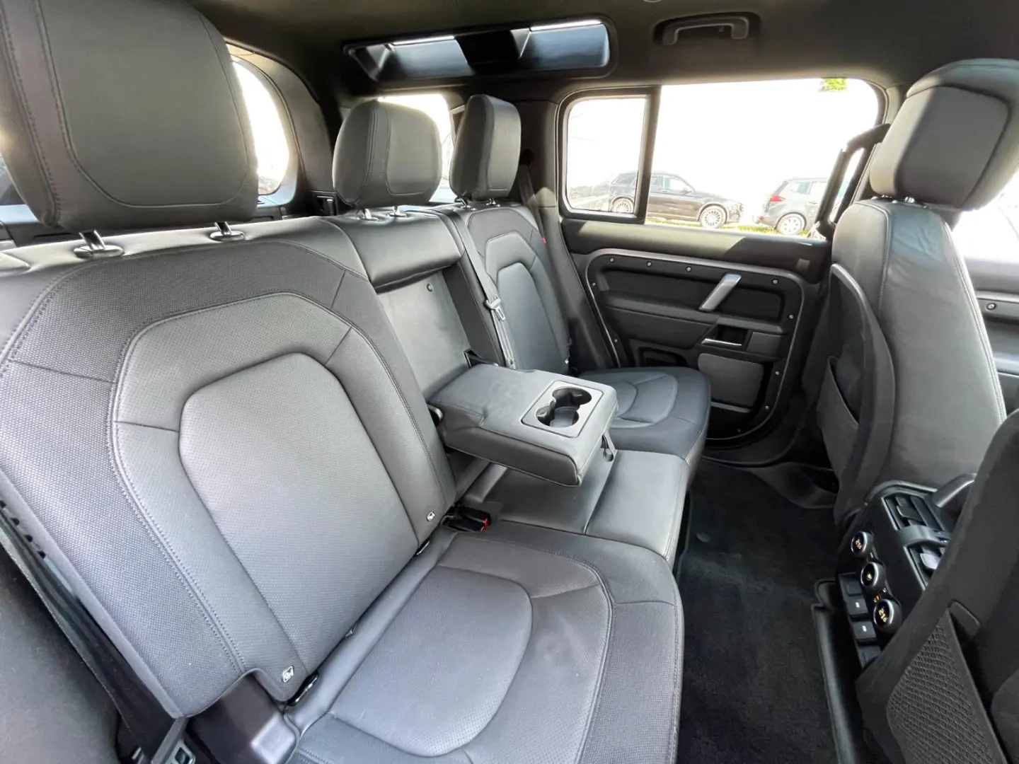 Land Rover Defender P400e Plug-in Hybrid 110