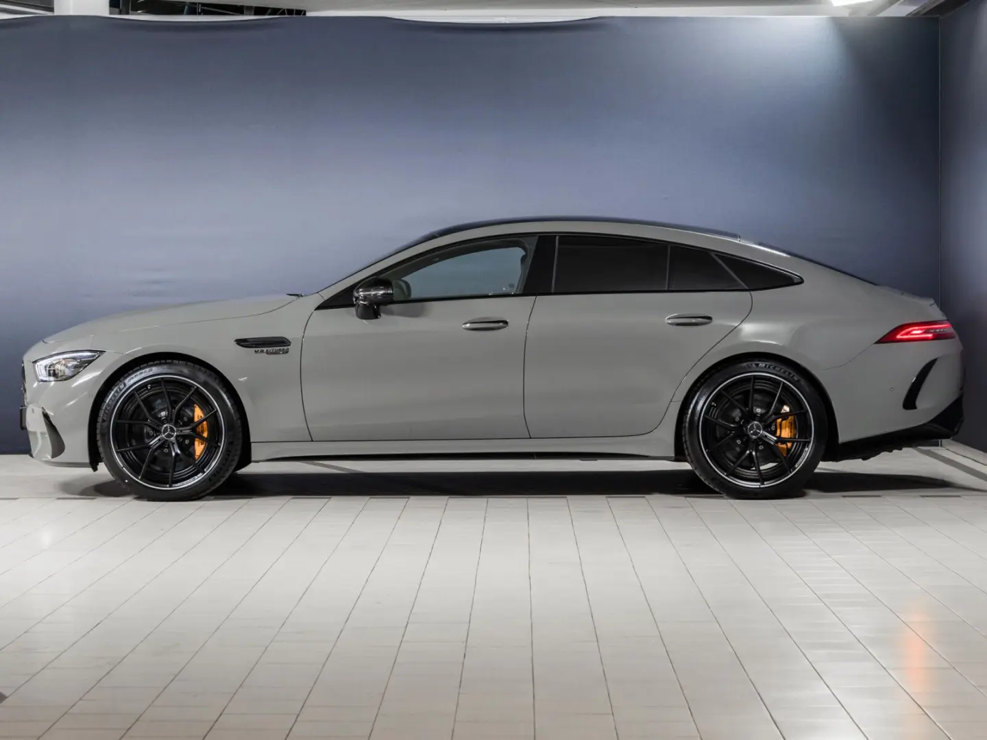 AMG GT 63 S E Performance Multibeam Distro Pano