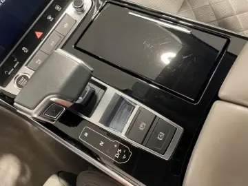 Audi A8 50 TDI quattro S-Line HuD Pano