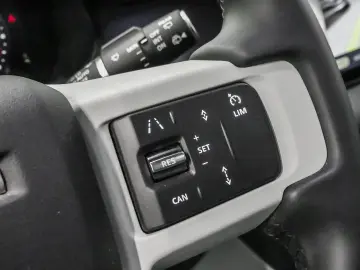 Land Rover Defender 110 X-Dynamic SE P400