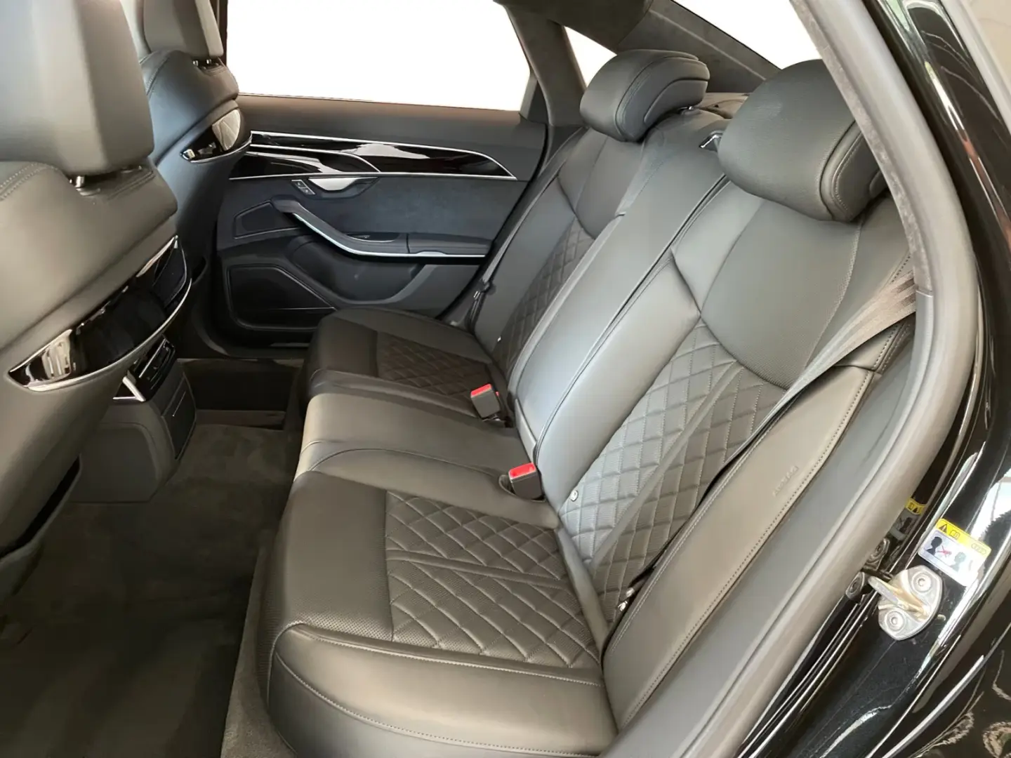 Audi A8 60TFSIe quatt Tiptrc HUD Matrix 360