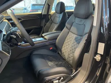 Audi A8 60 TFSI și quattro HUD LASER AHK