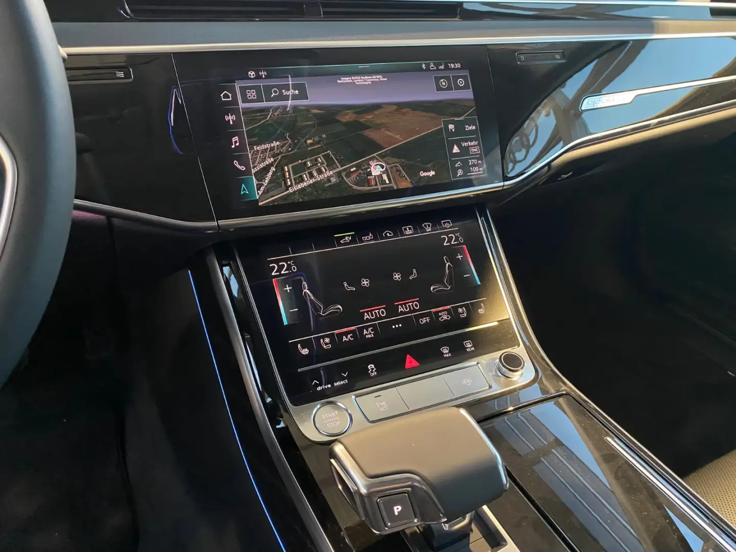 Audi A8 60 TFSI și quattro HUD LASER AHK