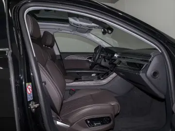 Audi A8 Lang 60 TFSIe Q RSR PANO LM20 BuO