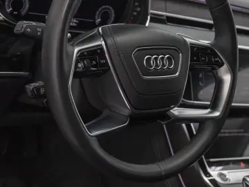 Audi A8 Lang 60 TFSIe Q RSR PANO LM20 BuO