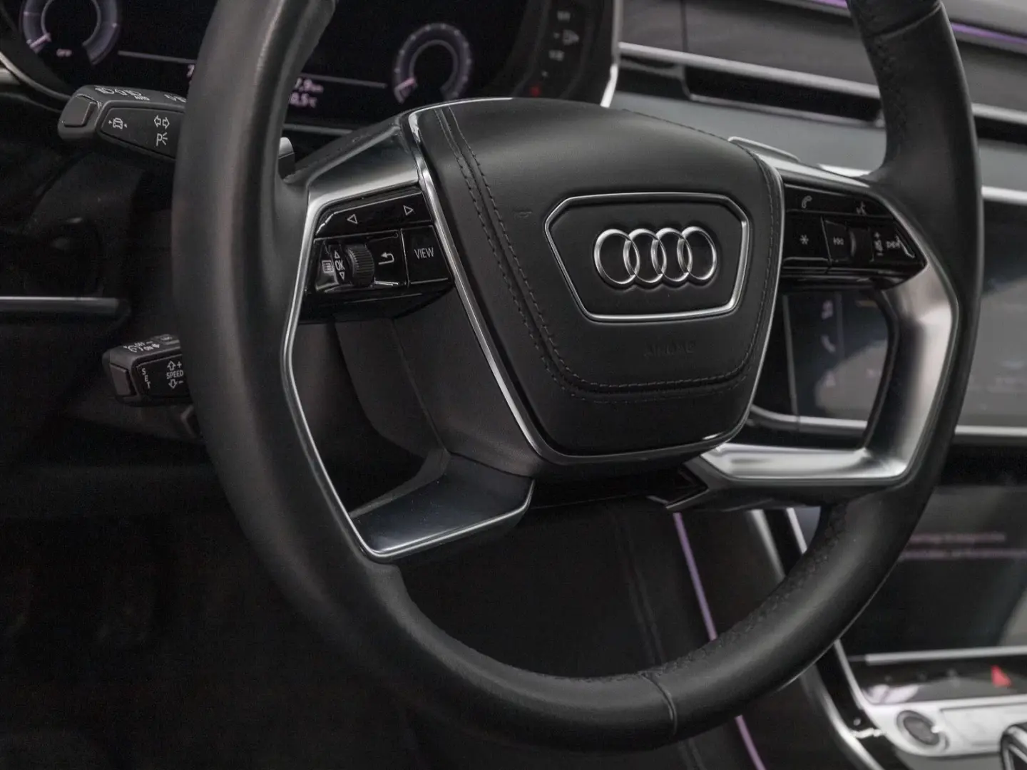 Audi A8 Lang 60 TFSIe Q RSR PANO LM20 BuO