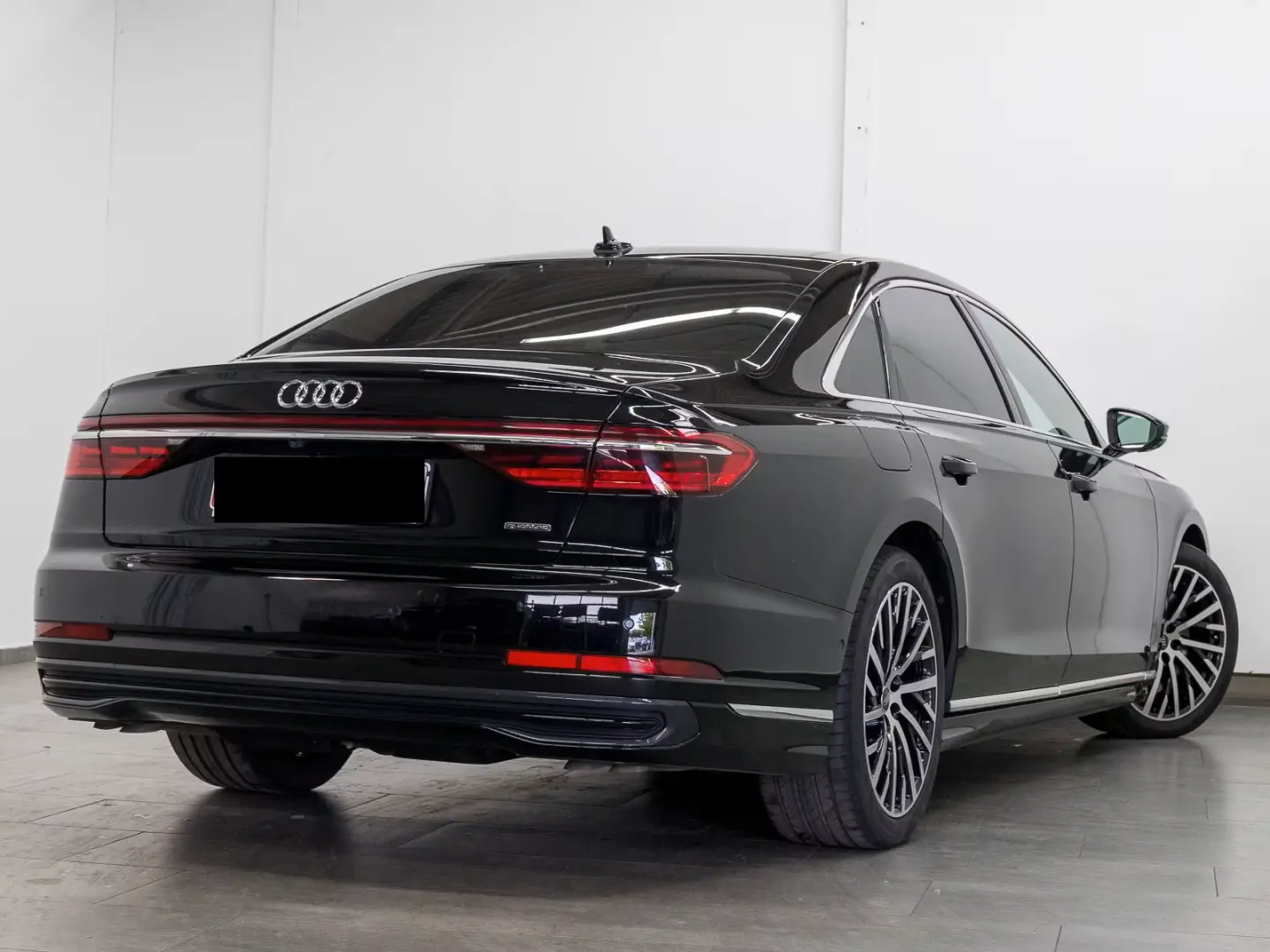 Audi A8 Lang 60 TFSIe Q RSR PANO LM20 BuO