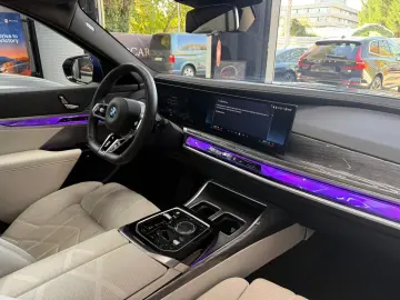 BMW Seria 7 750e xDrive AT PHEV00