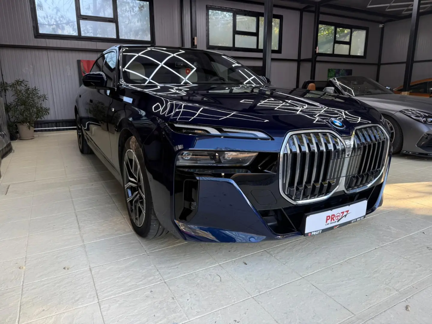 BMW Seria 7 750e xDrive AT PHEV00