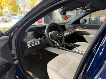 BMW Seria 7 750e xDrive AT PHEV00