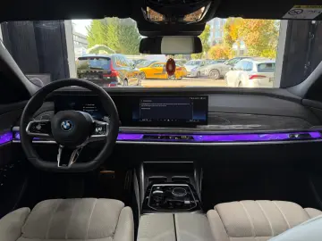 BMW Seria 7 750e xDrive AT PHEV00