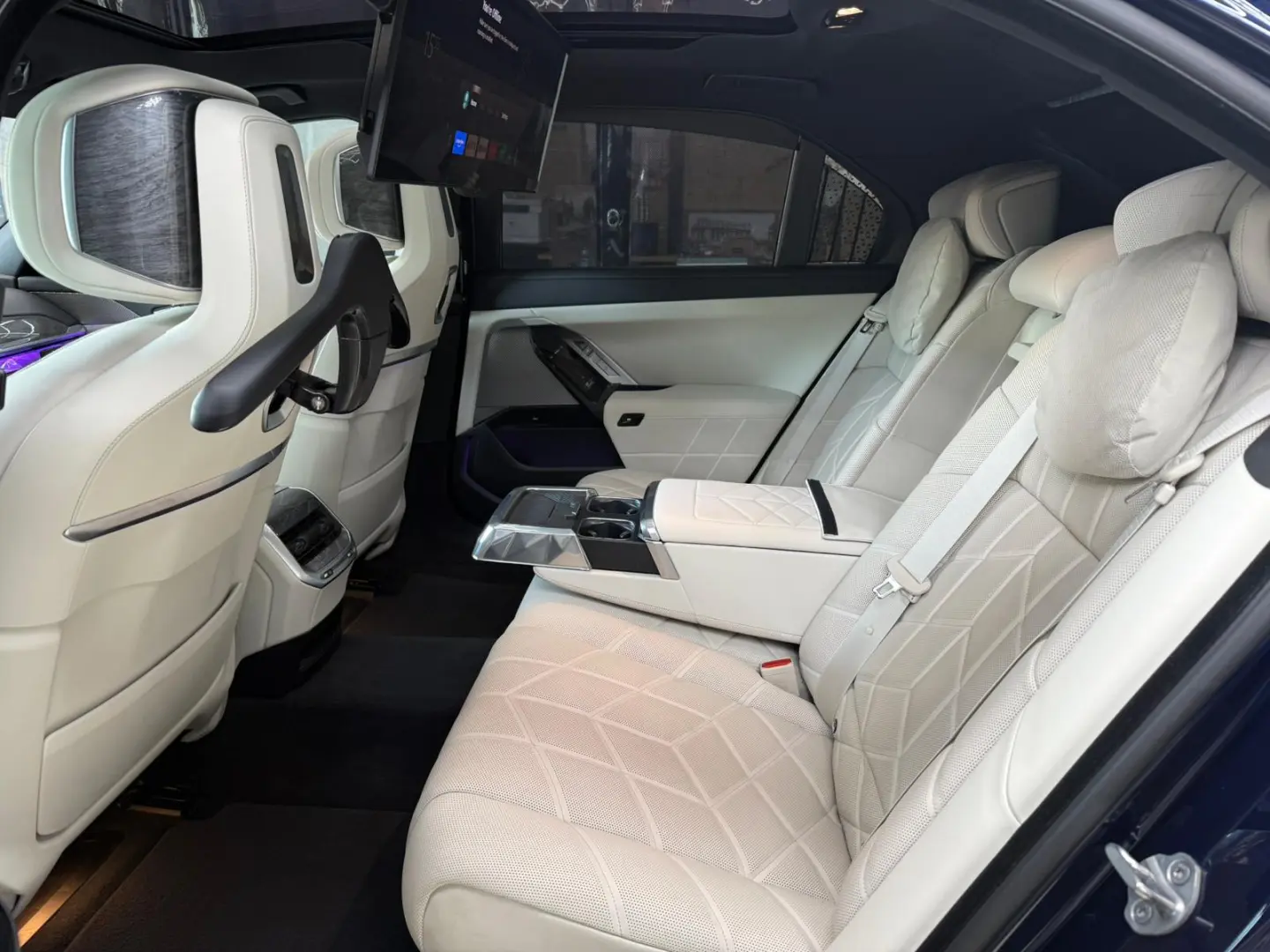 BMW Seria 7 750e xDrive AT PHEV00