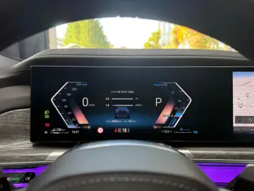 BMW Seria 7 750e xDrive AT PHEV00