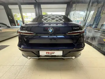 BMW Seria 7 750e xDrive AT PHEV00