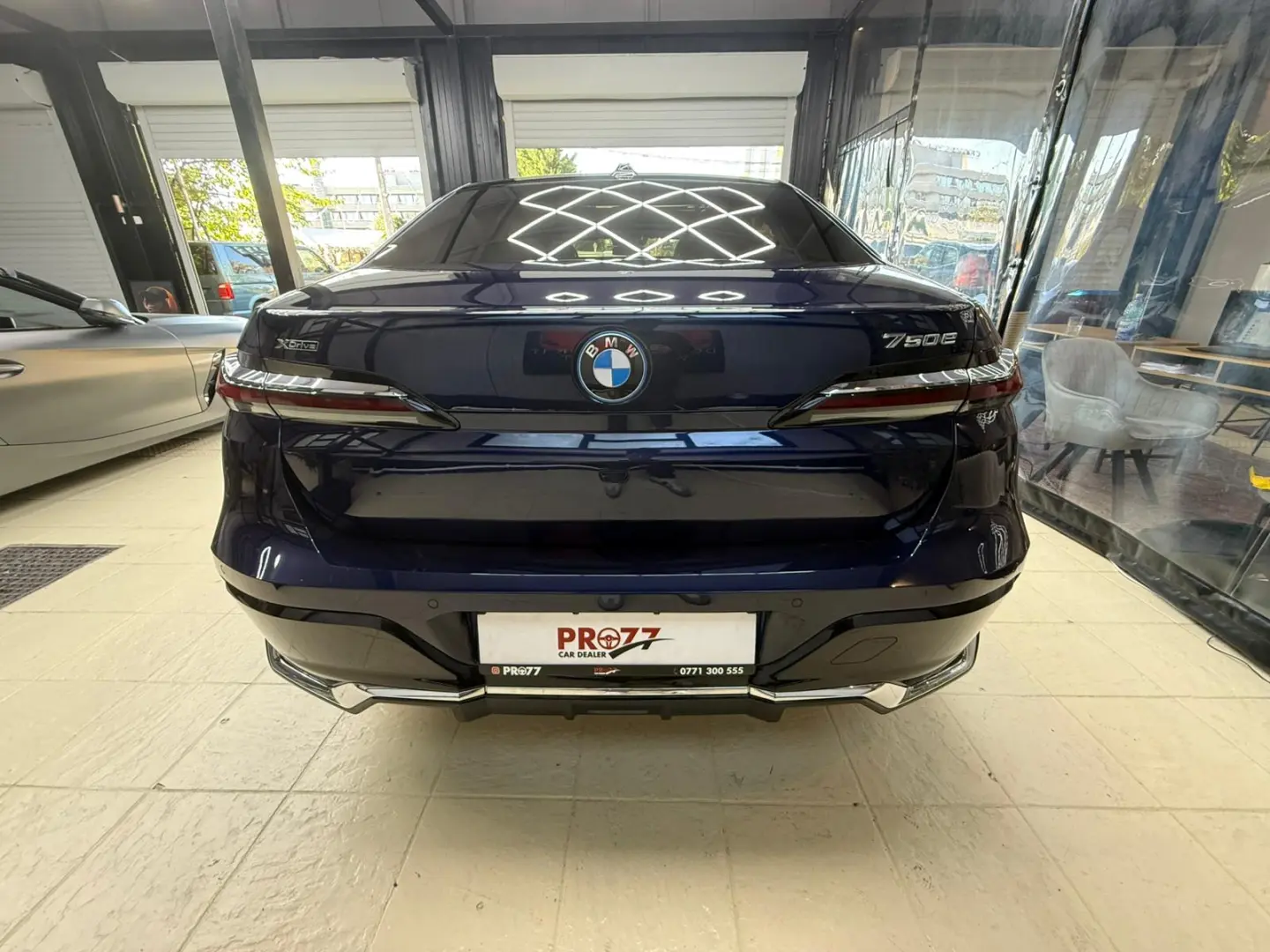 BMW Seria 7 750e xDrive AT PHEV00