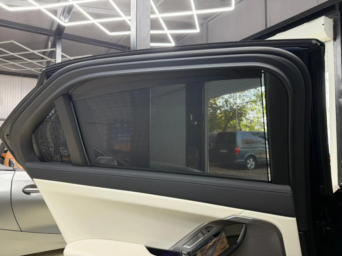 BMW Seria 7 750e xDrive AT PHEV00