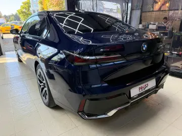 BMW Seria 7 750e xDrive AT PHEV00