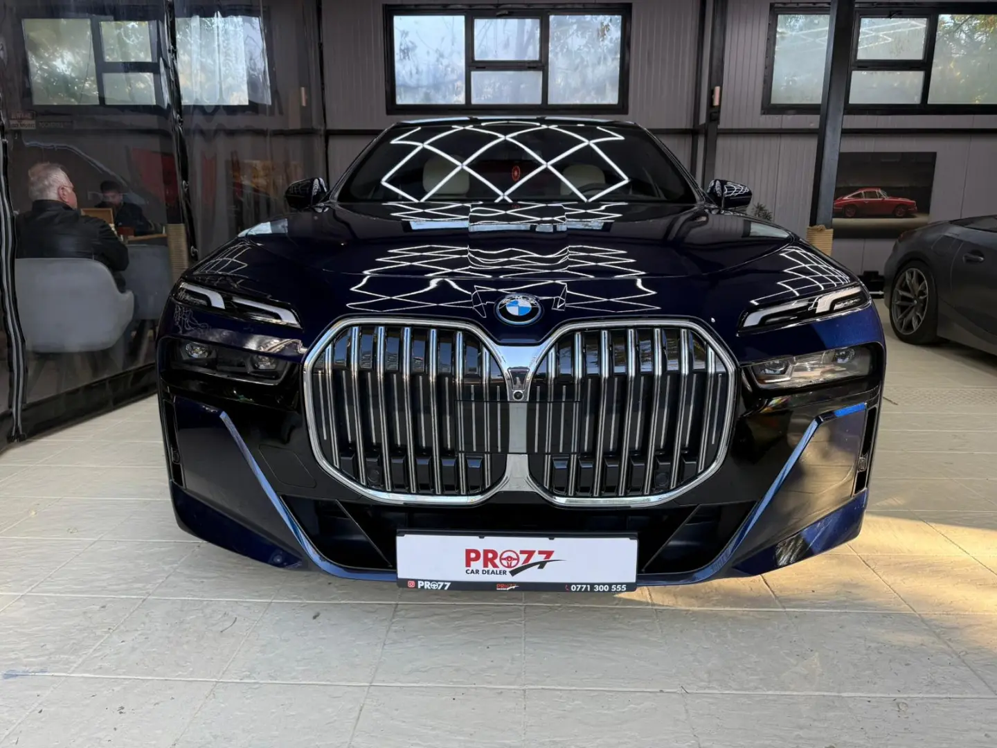 BMW Seria 7 750e xDrive AT PHEV00