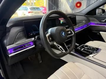 BMW Seria 7 750e xDrive AT PHEV00