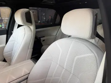 BMW Seria 7 750e xDrive AT PHEV00