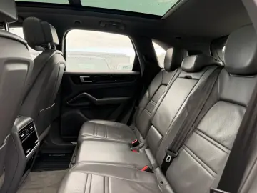 Cayenne E-Hybrid  Vollausstattung!