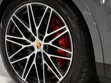 Cayenne S Coupe PASM PDCC BOSE InnoDrive