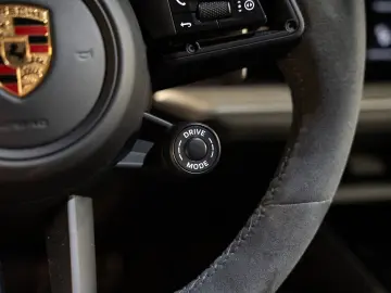 Cayenne S Coupe PASM PDCC BOSE InnoDrive
