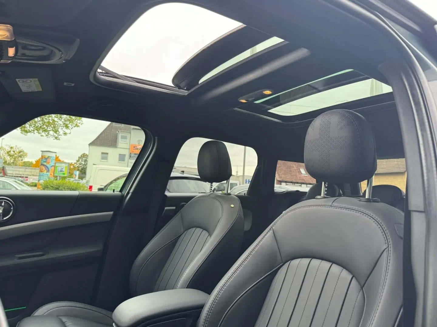 Cooper Countryman Aut PANO RFK MEMORY ACC HUD HK