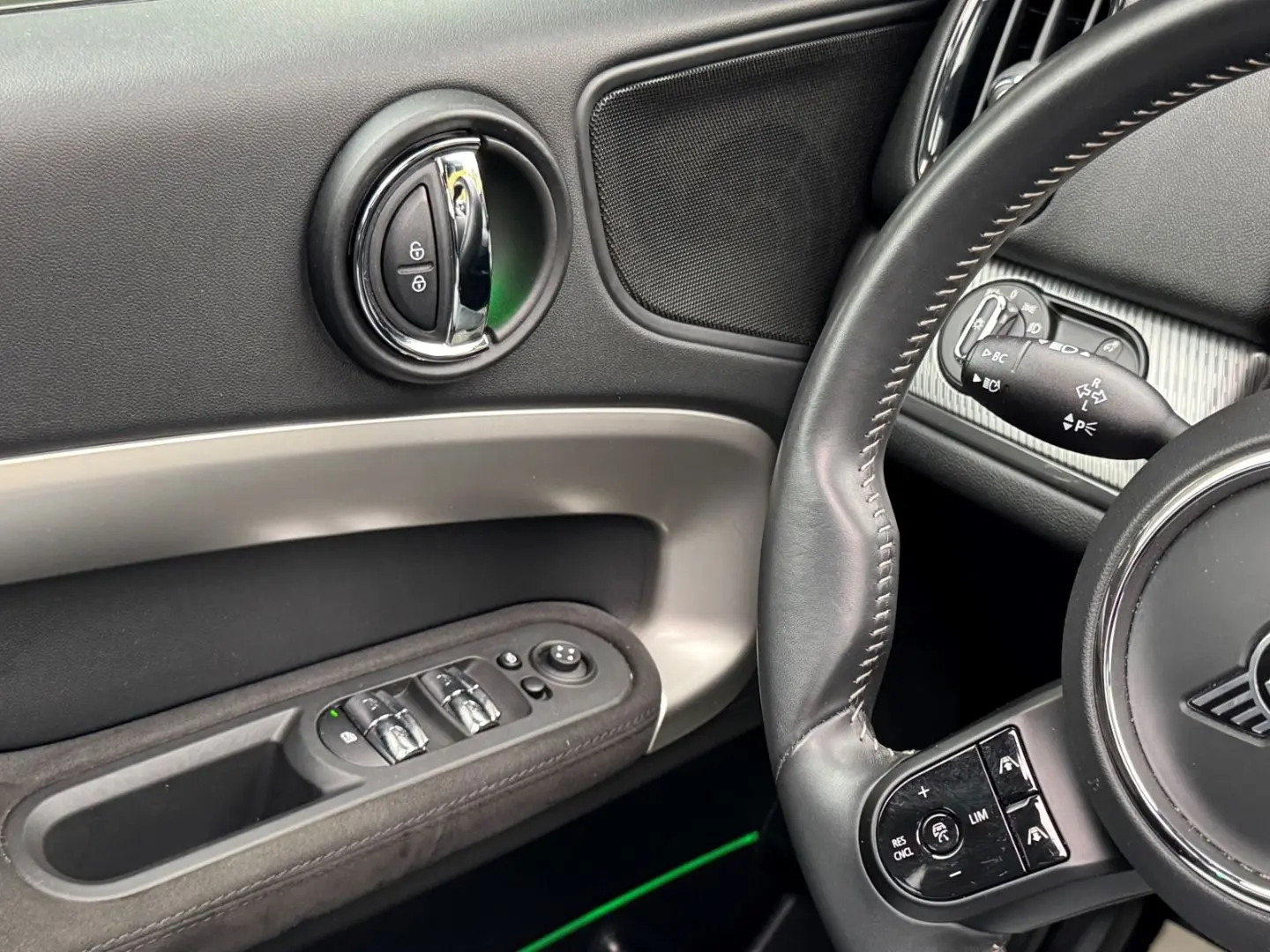 Cooper Countryman Aut PANO RFK MEMORY ACC HUD HK