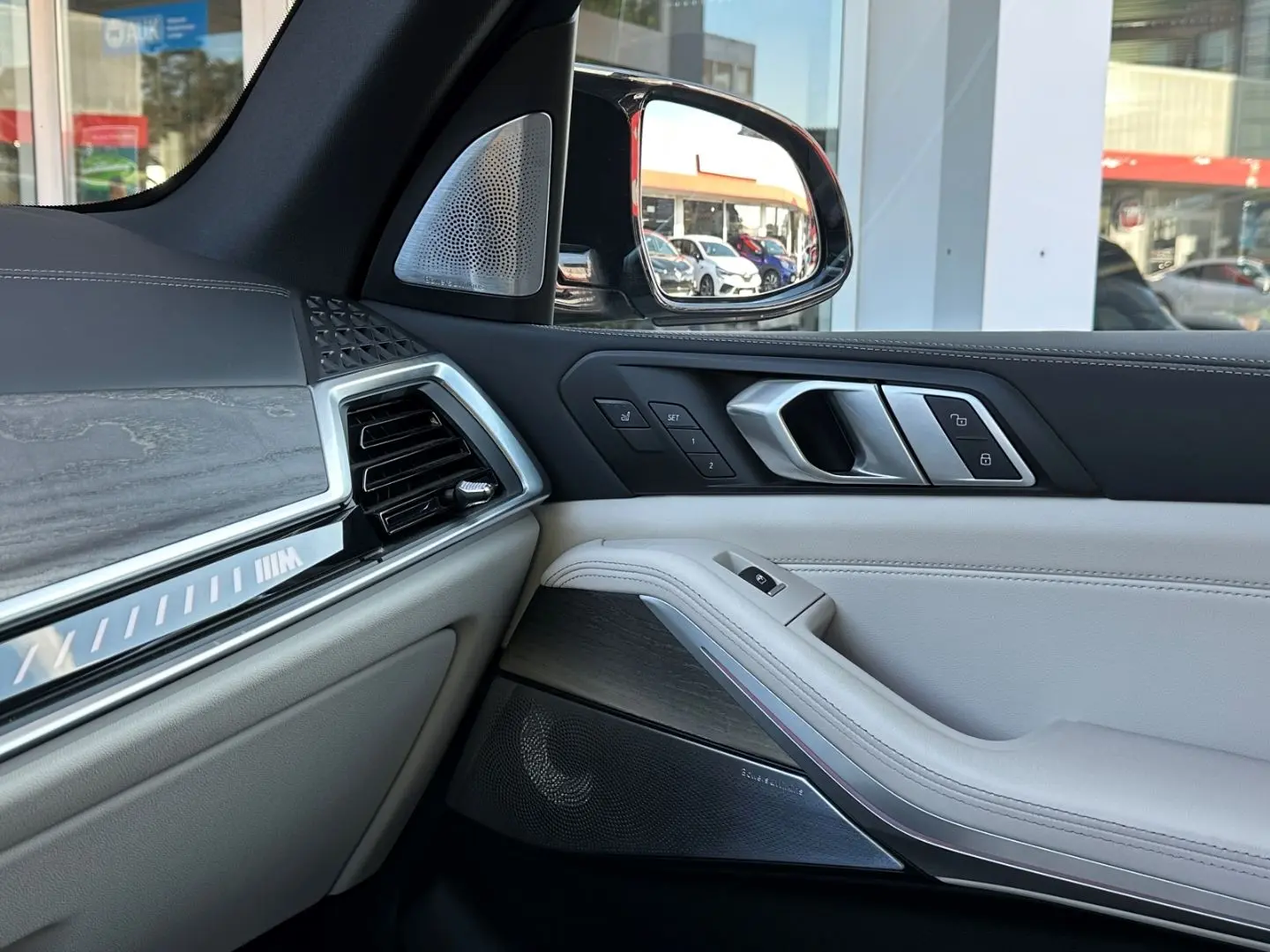 X5 M60 HUD SKYPANO DAP PA  B&W INTEGRAL 2ACHS