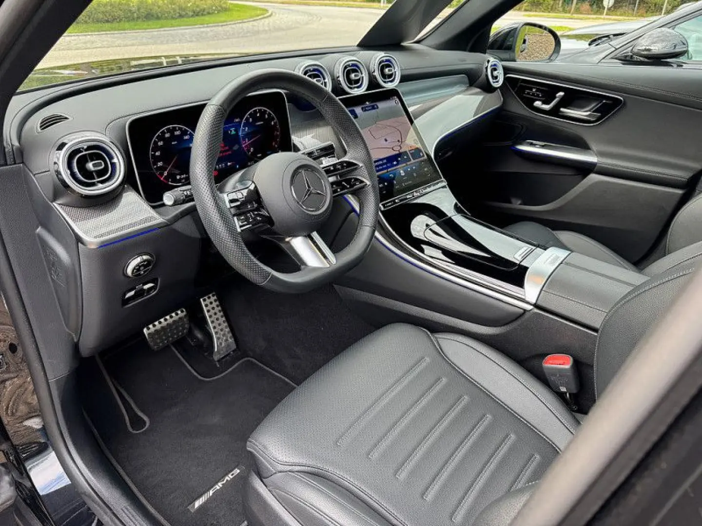 GLC 200 4M   AMG SPUR PANO AHK KAMERA PDC SHZ