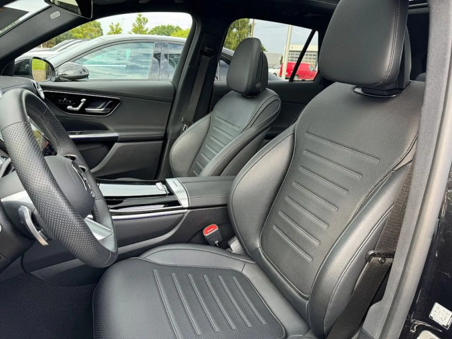 GLC 200 4M   AMG SPUR PANO AHK KAMERA PDC SHZ