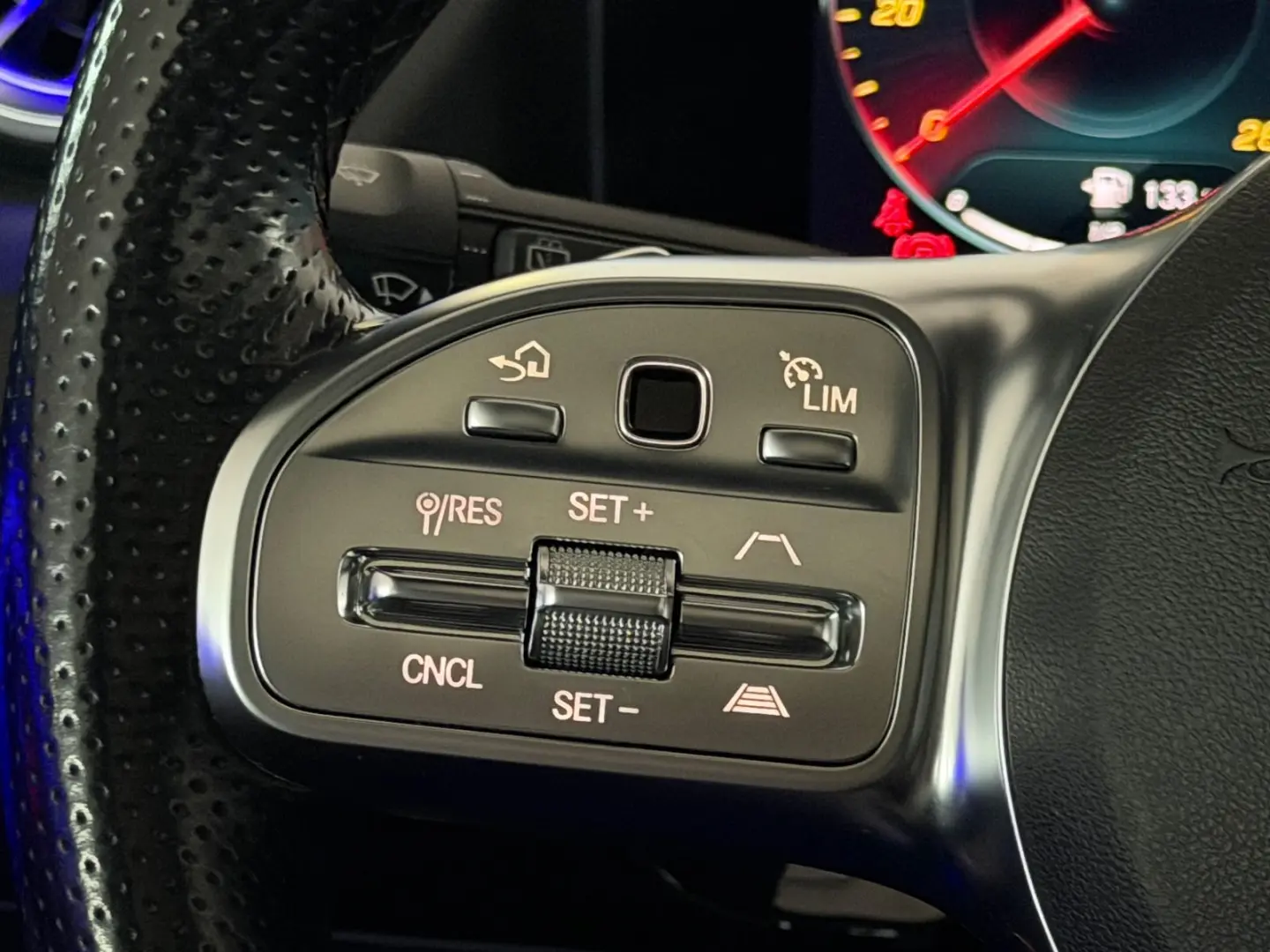 GLA 250e ACC 3x AMG PANO 360 KEY BELÜFTUNG 19'