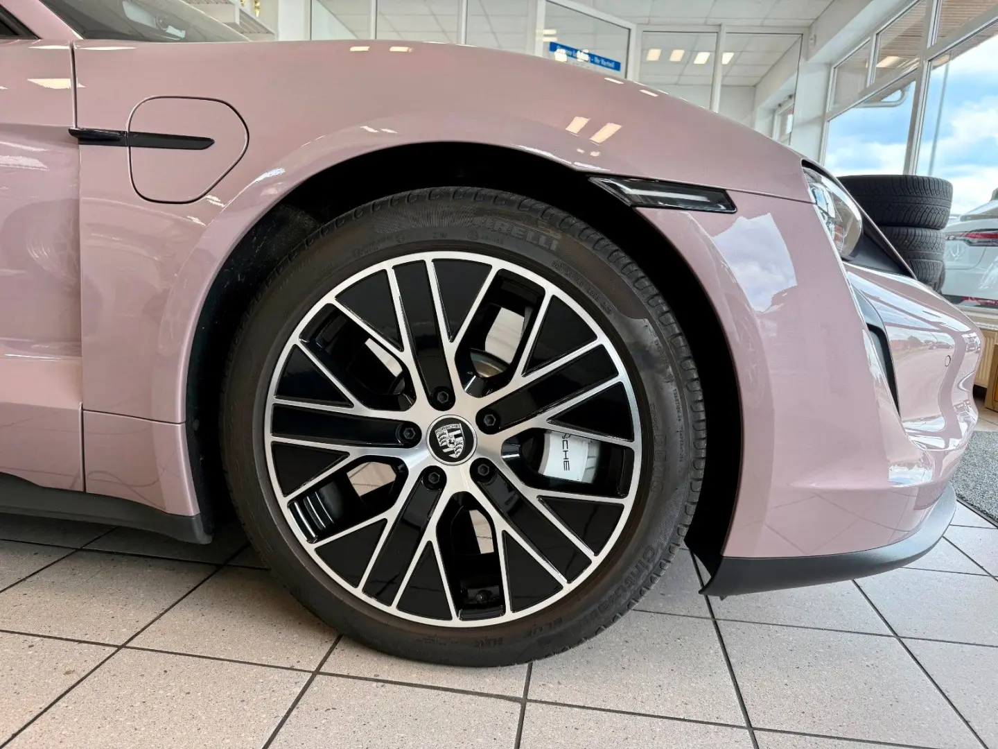 Taycan Performance HeadUP Panorama APPROVED