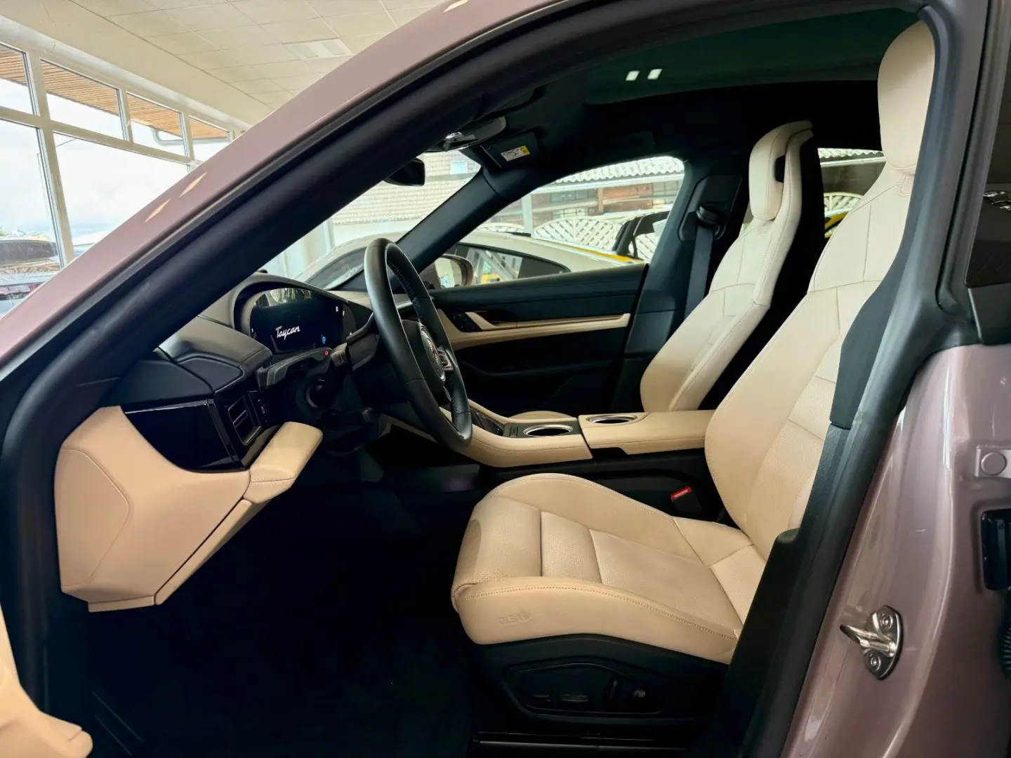 Taycan Performance HeadUP Panorama APPROVED
